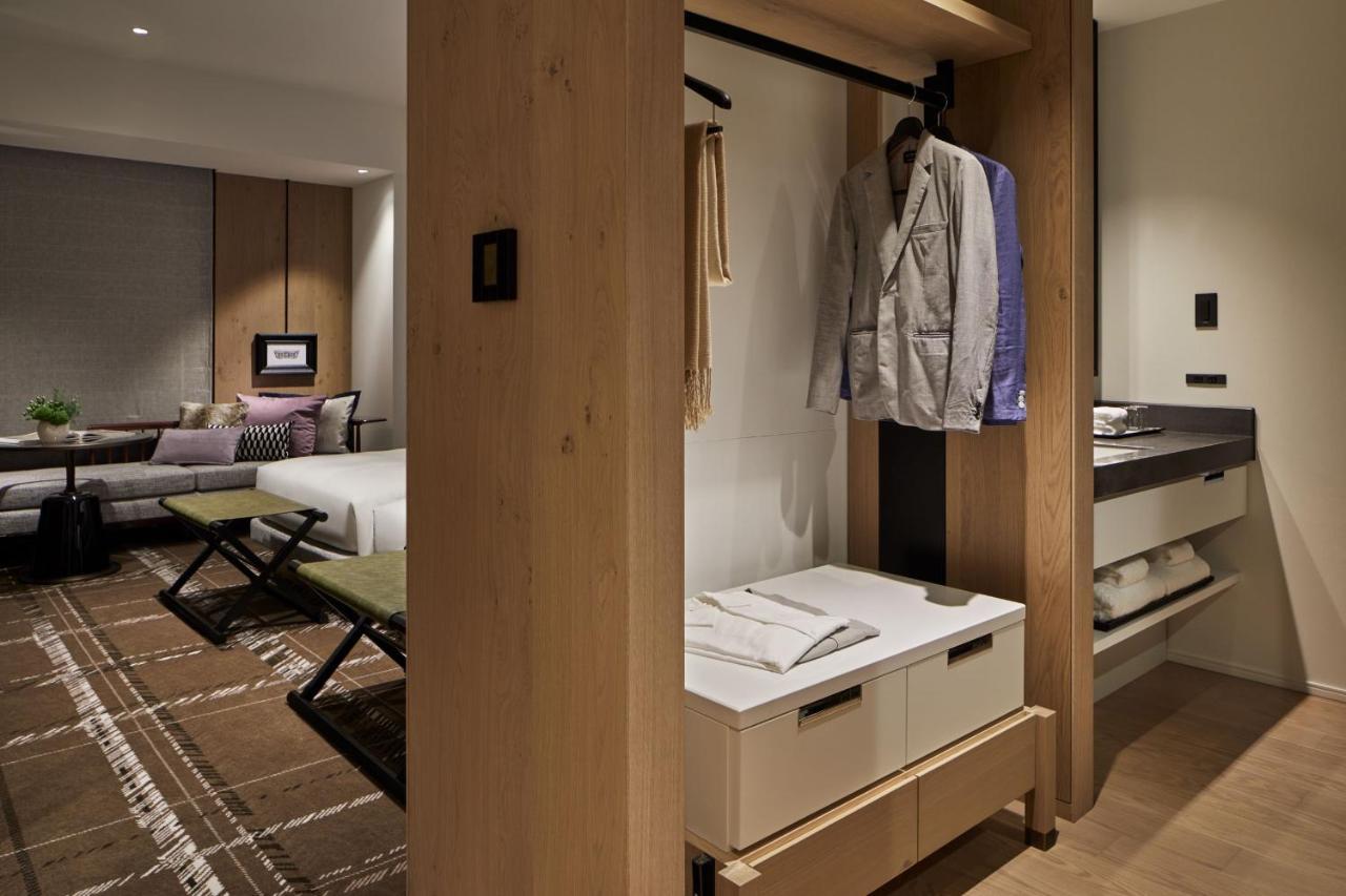 Hyatt Centric Kanazawa Esterno foto A guest room at the hotel