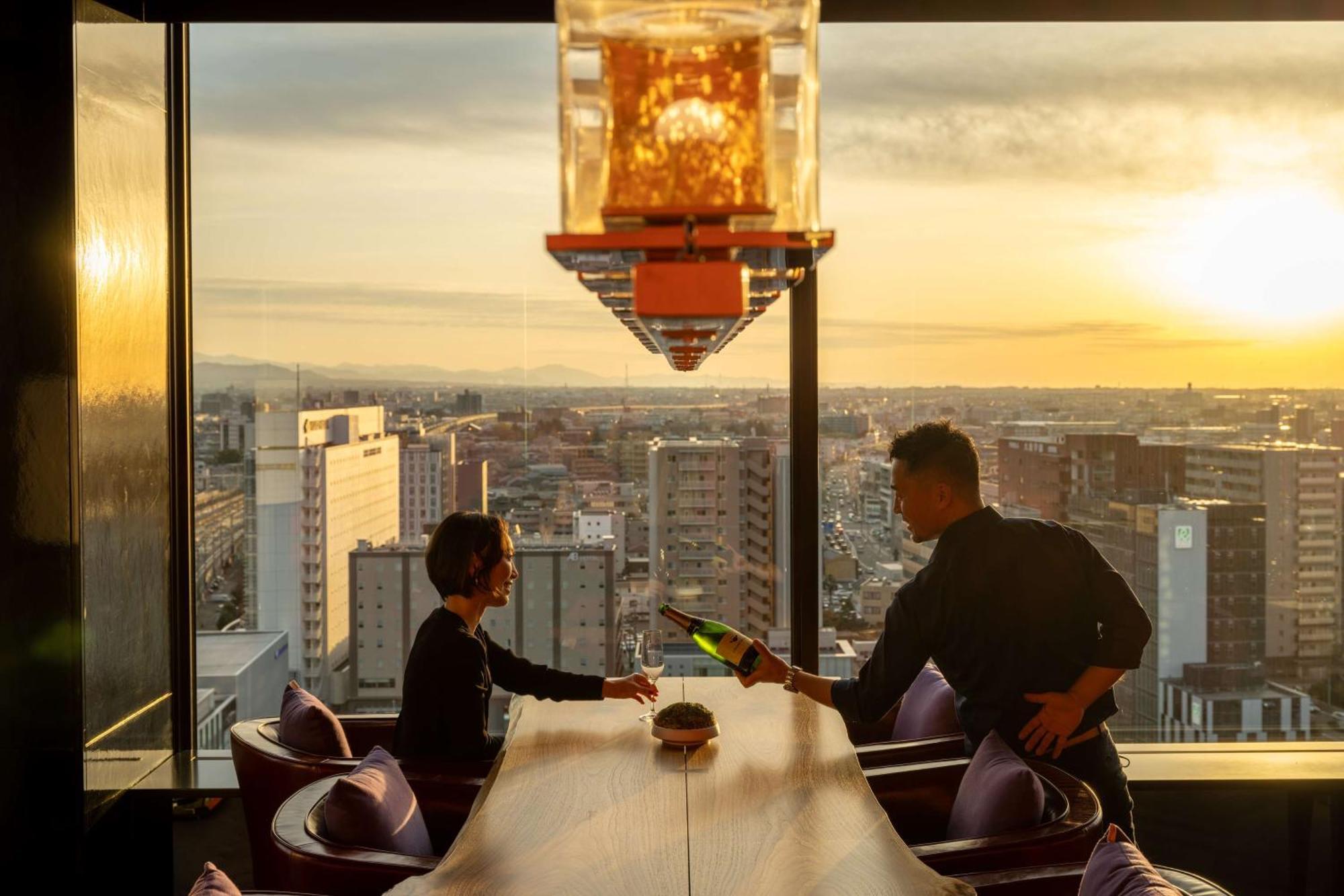 Hyatt Centric Kanazawa Esterno foto The 360° Sky Lounge