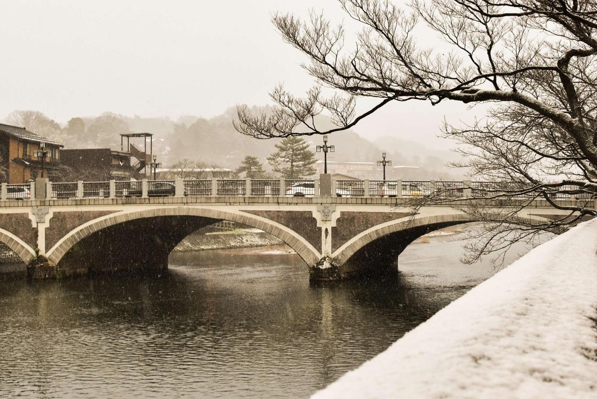 Hyatt Centric Kanazawa Esterno foto The bridge in 1960
