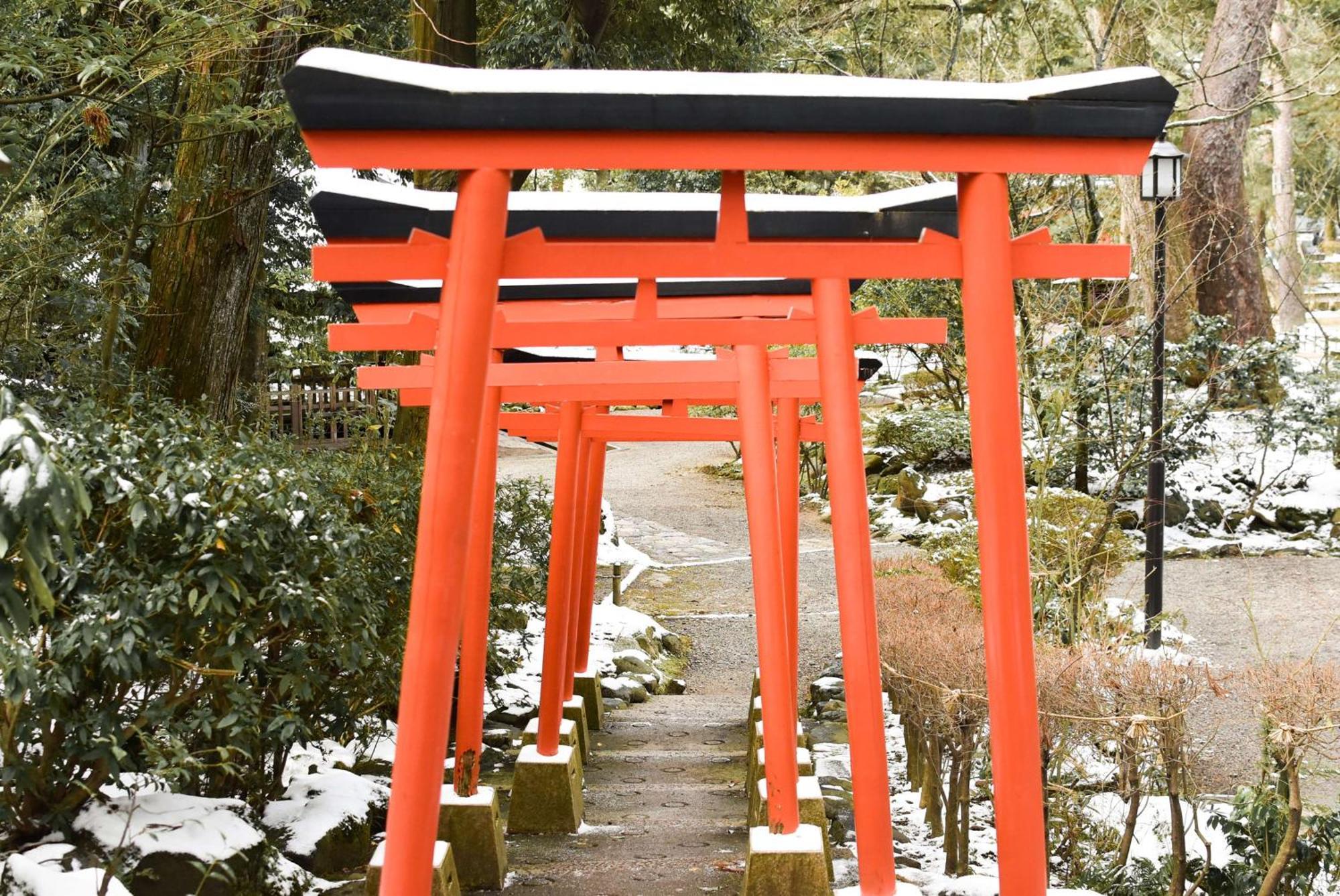 Hyatt Centric Kanazawa Esterno foto Torii at the shrine