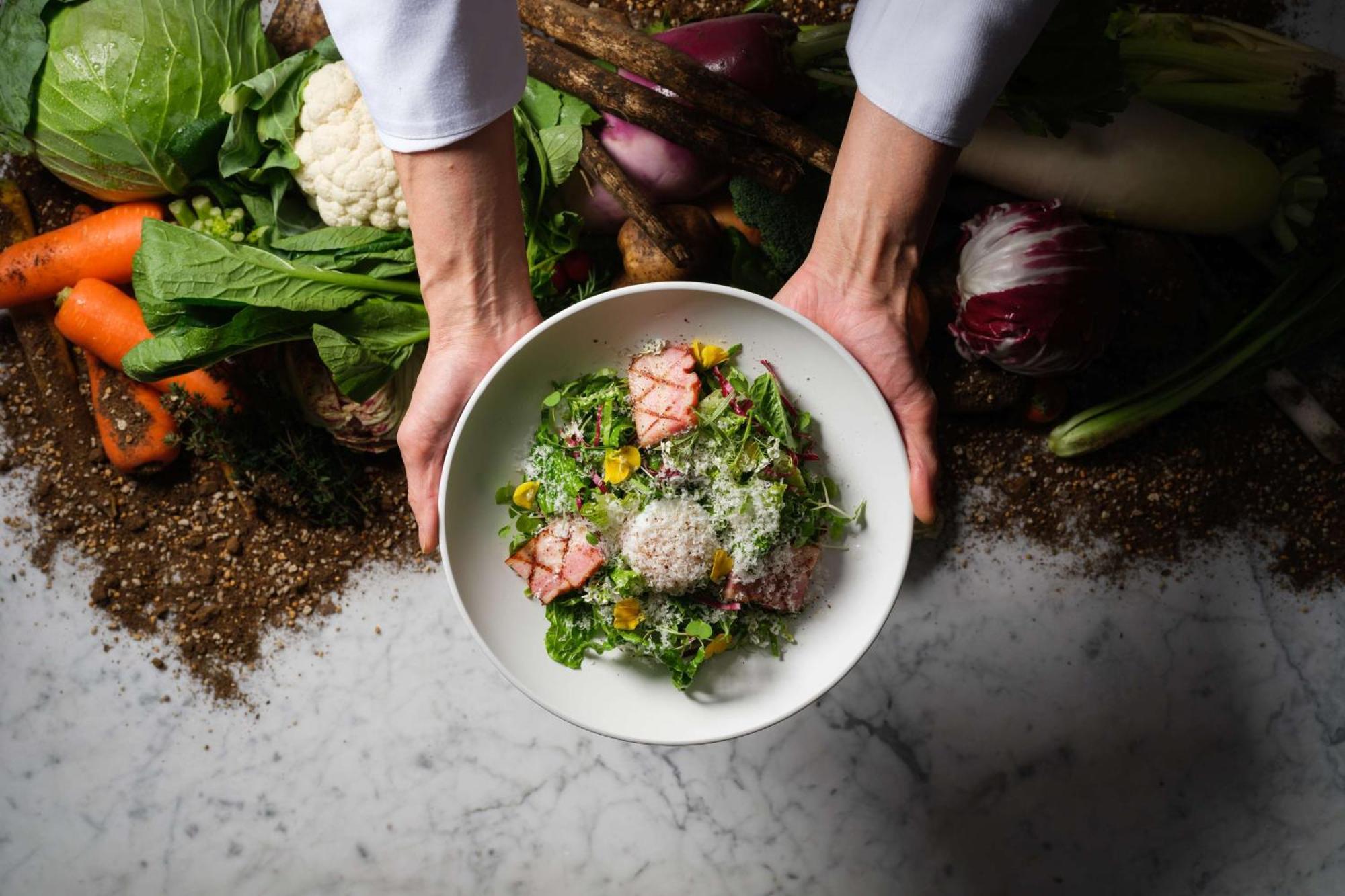 Hyatt Centric Kanazawa Esterno foto A salad prepared by a chef
