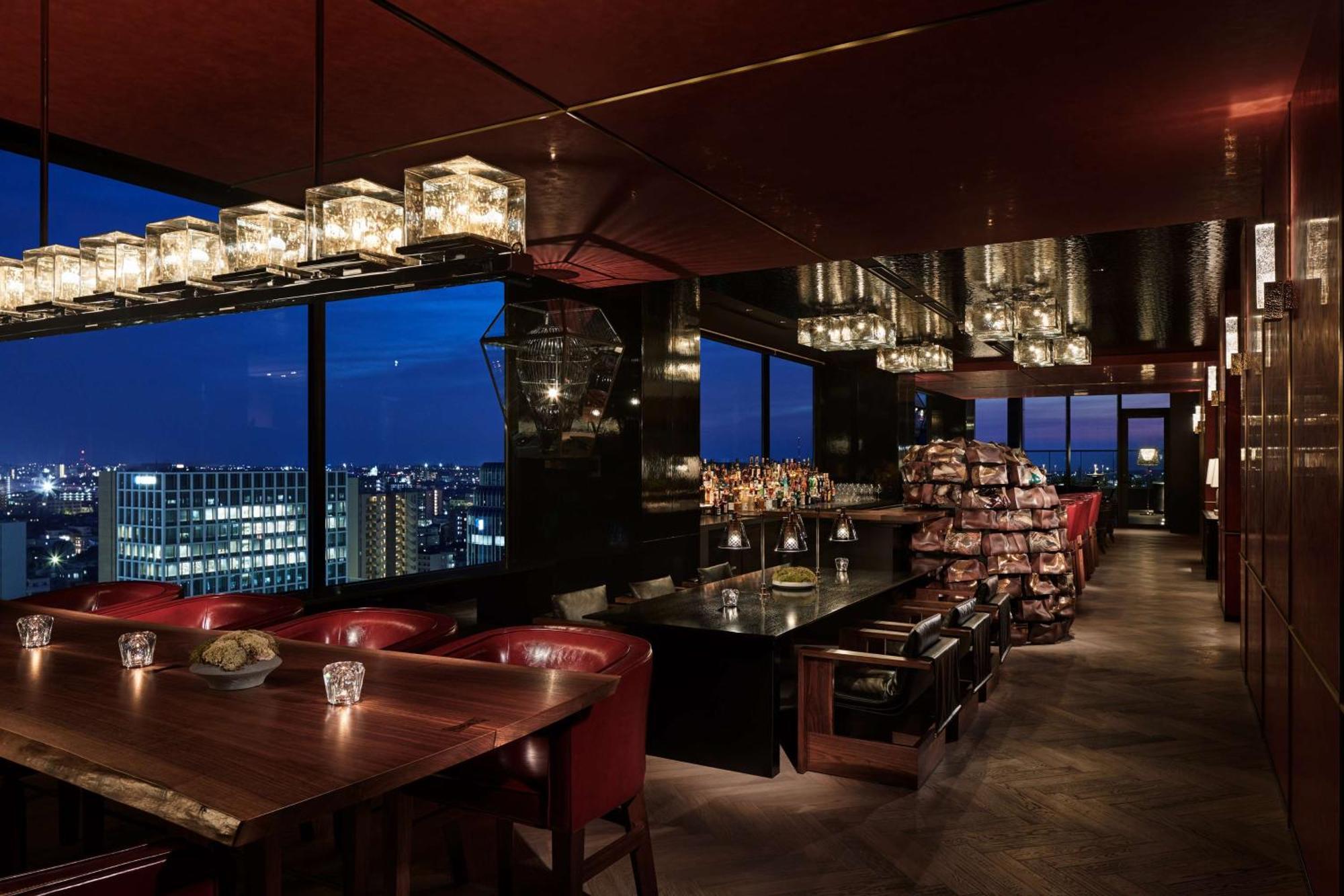 Hyatt Centric Kanazawa Esterno foto The bar at the top of the hotel