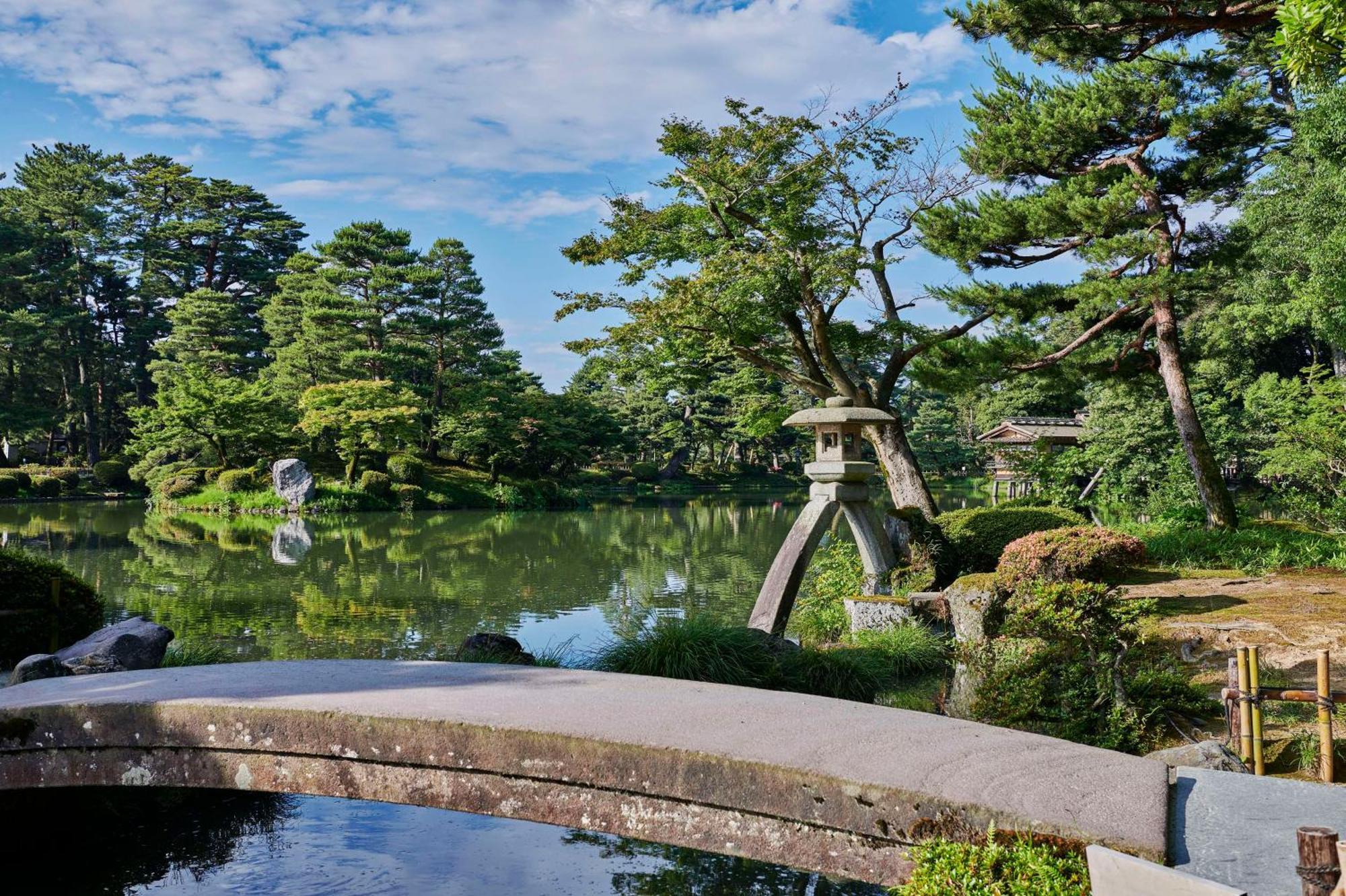 Hyatt Centric Kanazawa Esterno foto Shinden's North Garden